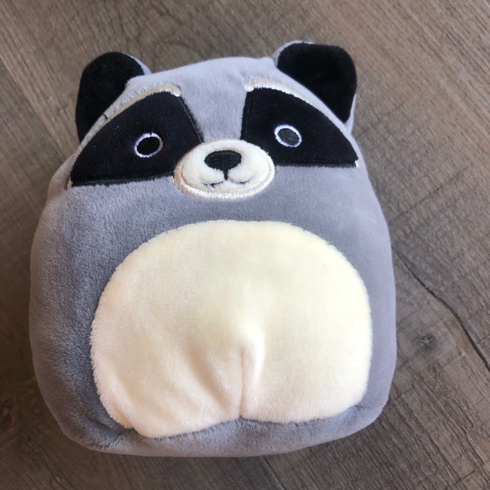 Raccoon squishmallow